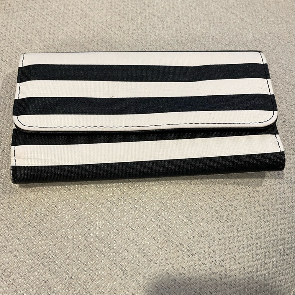 Kut From the Kloth Wallet excellent condition